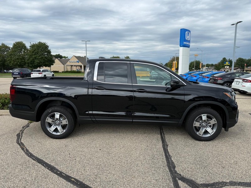 Honda Ridgeline Vehicle Image 2