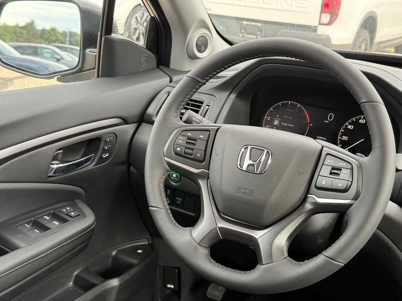 Honda Ridgeline Vehicle Image 9