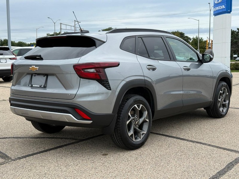 Chevrolet Trax Vehicle Image 3