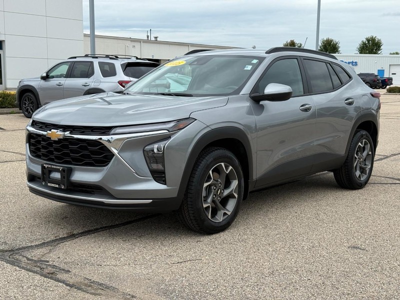 Chevrolet Trax Vehicle Image 8