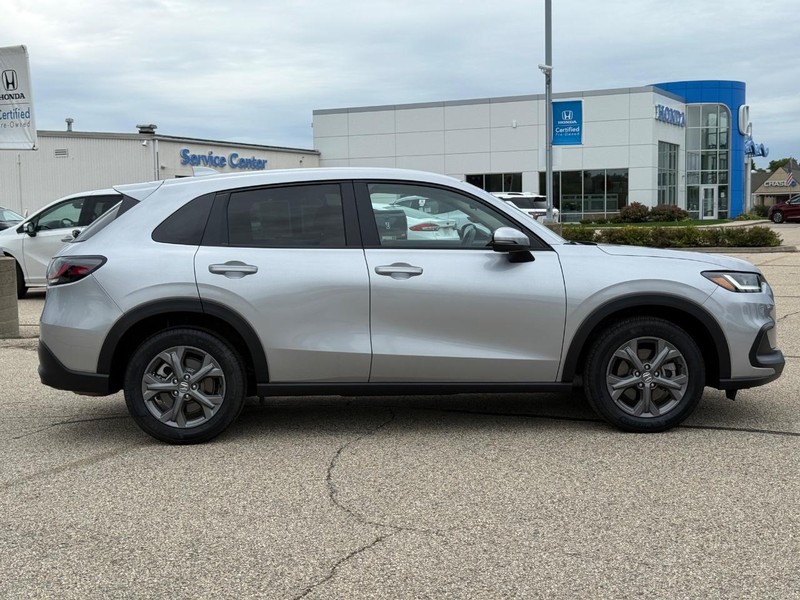 Honda HR-V Vehicle Image 2