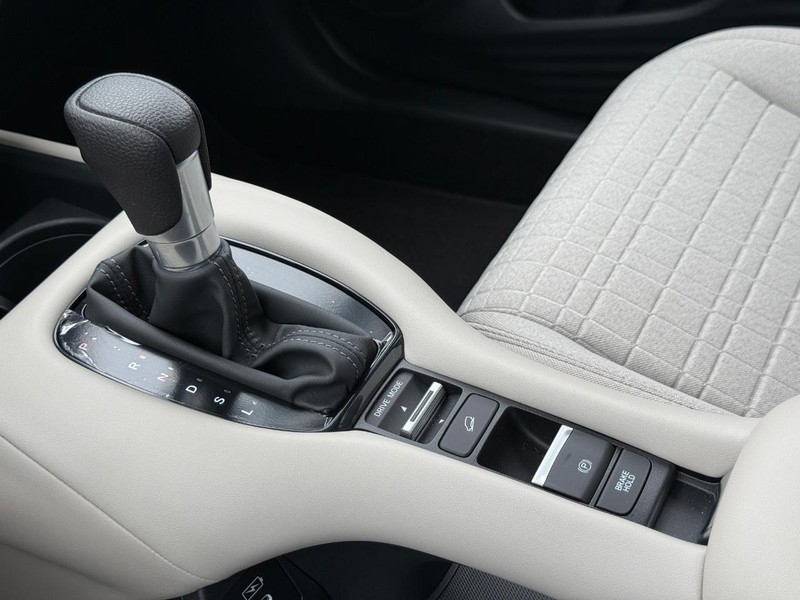 Honda HR-V Vehicle Image 19