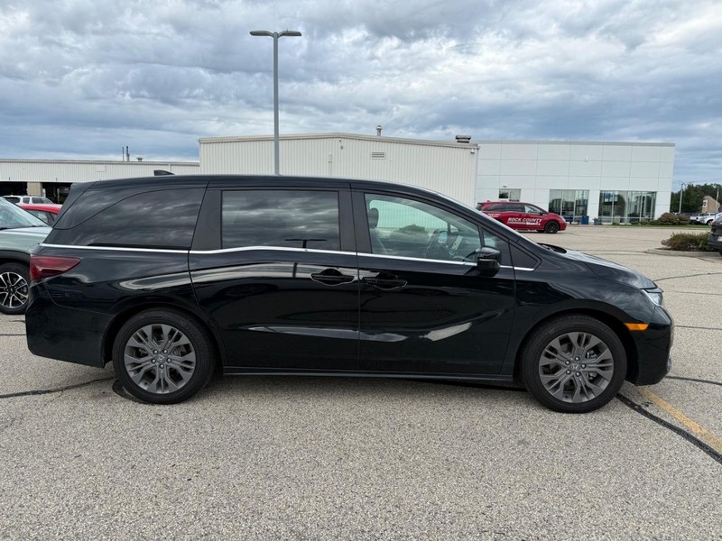 Honda Odyssey Vehicle Full-screen Gallery Image 02