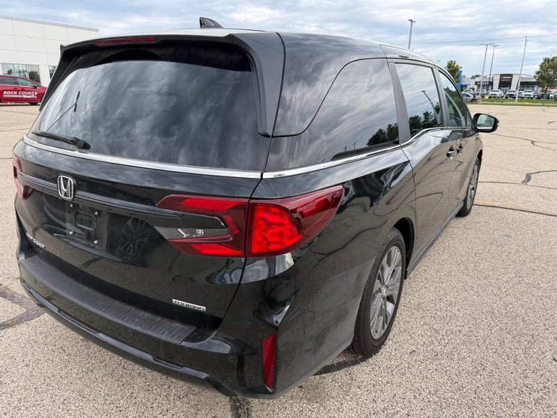 Honda Odyssey Vehicle Full-screen Gallery Image 03