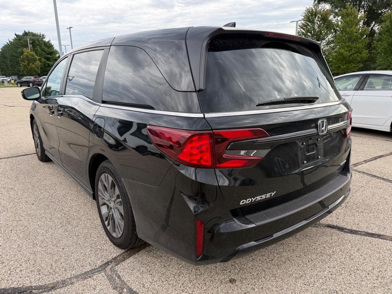 Honda Odyssey Vehicle Full-screen Gallery Image 05