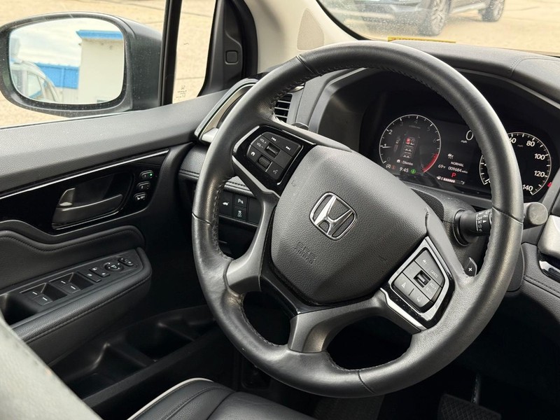 Honda Odyssey Vehicle Full-screen Gallery Image 12