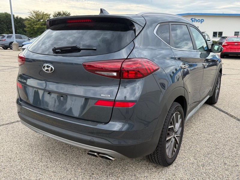 Hyundai Tucson Vehicle Image 3