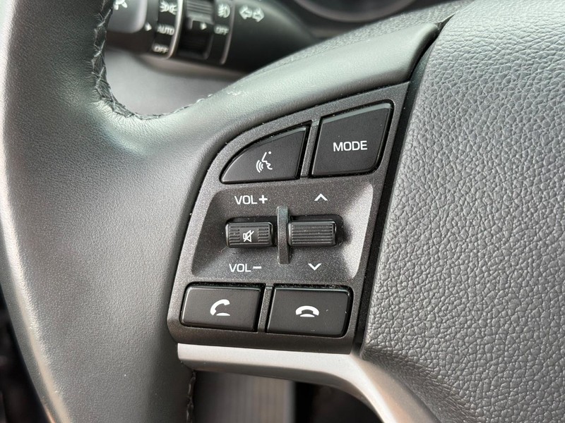 Hyundai Tucson Vehicle Image 14