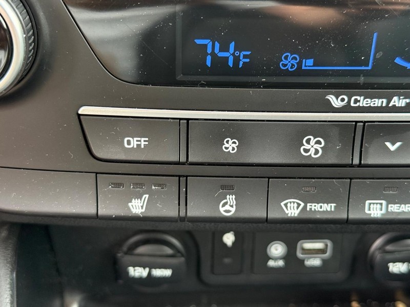 Hyundai Tucson Vehicle Image 18