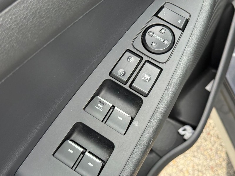 Hyundai Tucson Vehicle Image 19