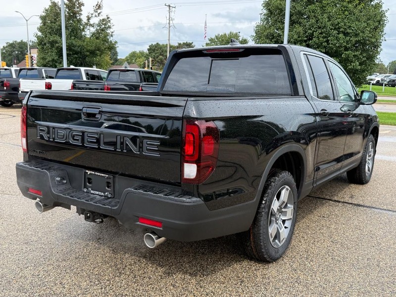 Honda Ridgeline Vehicle Image 3