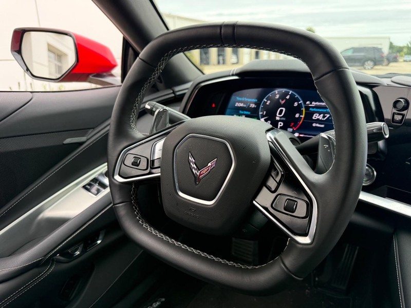 Chevrolet Corvette Vehicle Full-screen Gallery Image 11