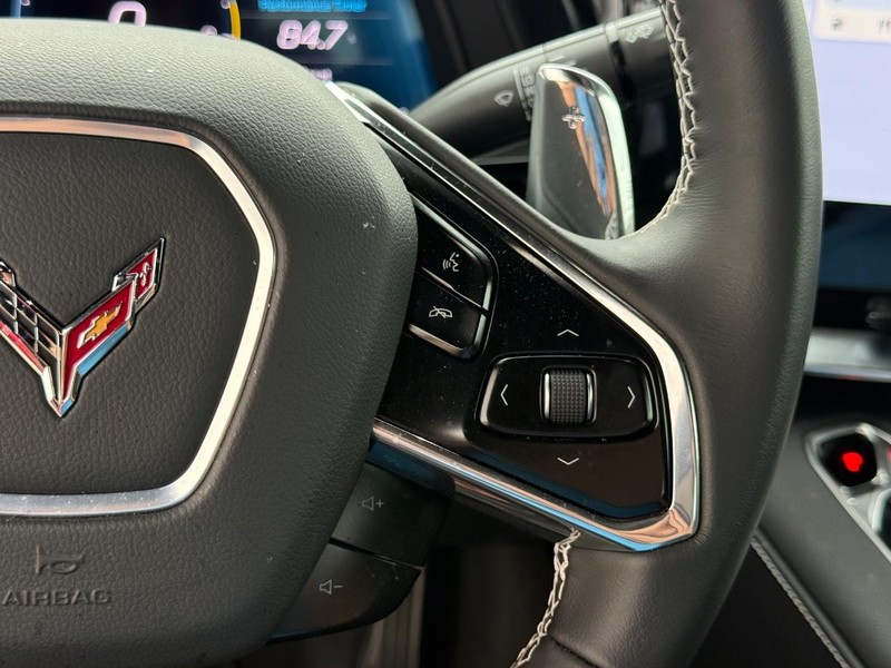 Chevrolet Corvette Vehicle Full-screen Gallery Image 13