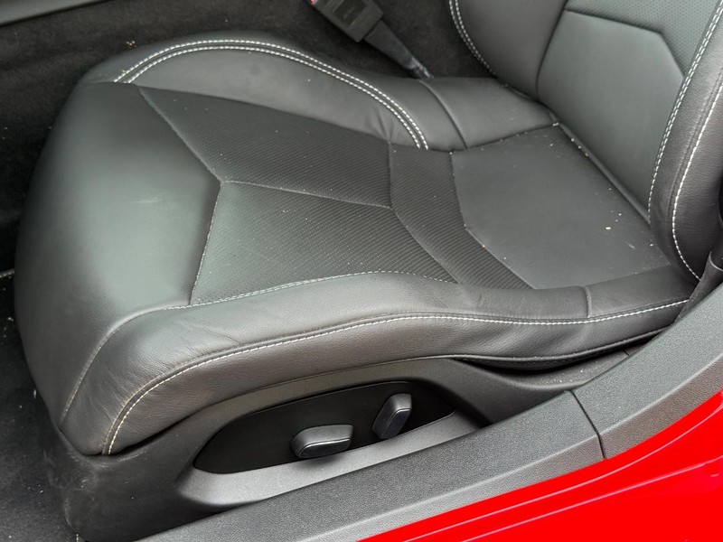 Chevrolet Corvette Vehicle Full-screen Gallery Image 22