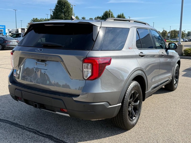 Ford Explorer Vehicle Image 3