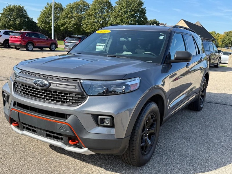 Ford Explorer Vehicle Image 8