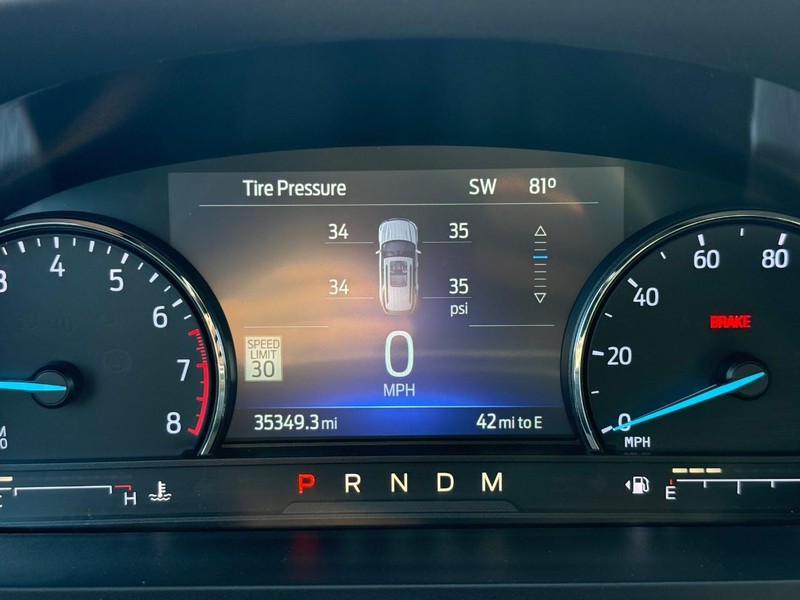 Ford Explorer Vehicle Image 19