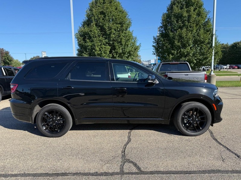 Dodge Durango Vehicle Image 2
