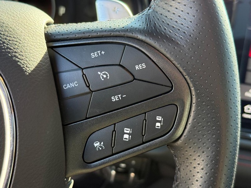 Dodge Durango Vehicle Image 18
