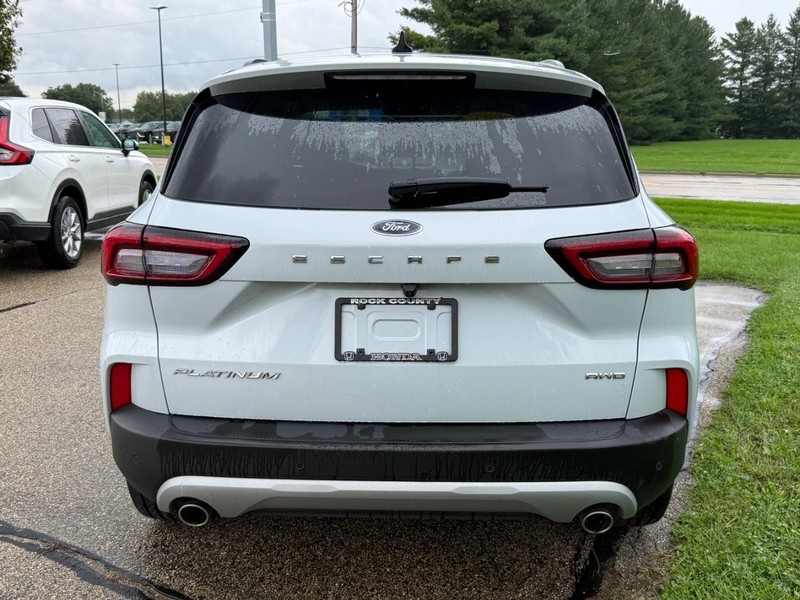 Ford Escape Vehicle Full-screen Gallery Image 04