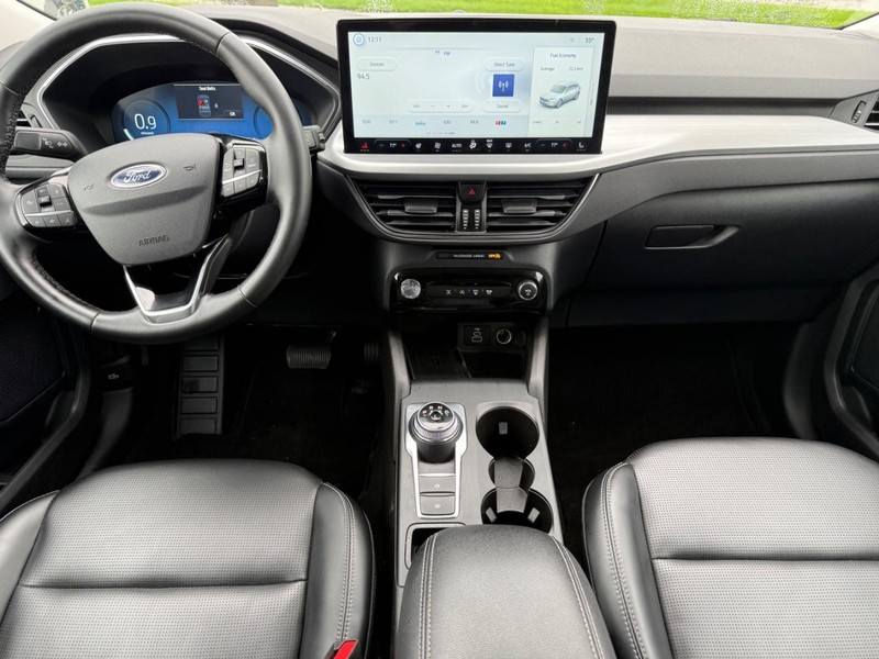 Ford Escape Vehicle Full-screen Gallery Image 11