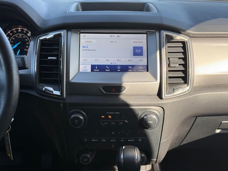 Ford Ranger Vehicle Full-screen Gallery Image 12