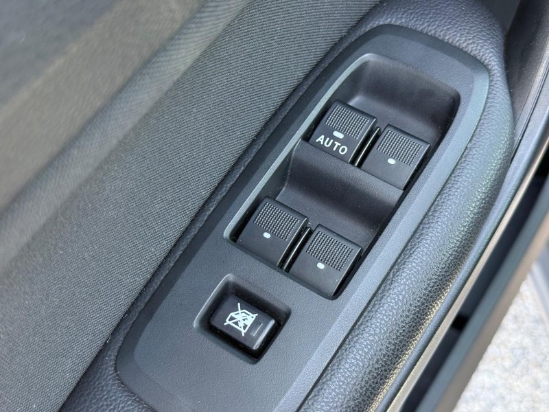 Ford Ranger Vehicle Full-screen Gallery Image 20