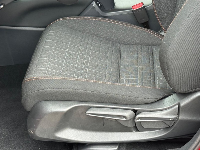 Honda HR-V Vehicle Image 16