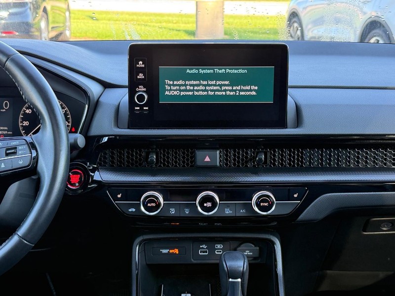 Honda CR-V Vehicle Full-screen Gallery Image 11