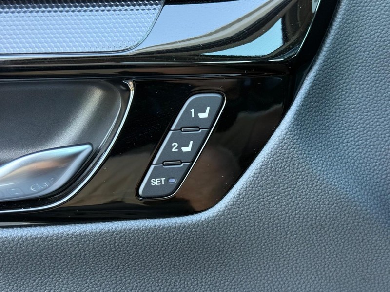 Honda CR-V Vehicle Full-screen Gallery Image 15