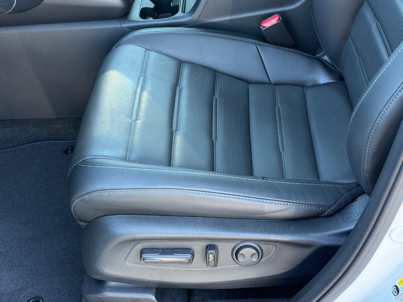 Honda CR-V Vehicle Full-screen Gallery Image 22