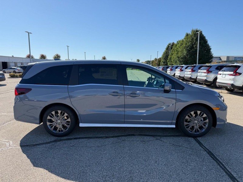 Honda Odyssey Vehicle Image 2