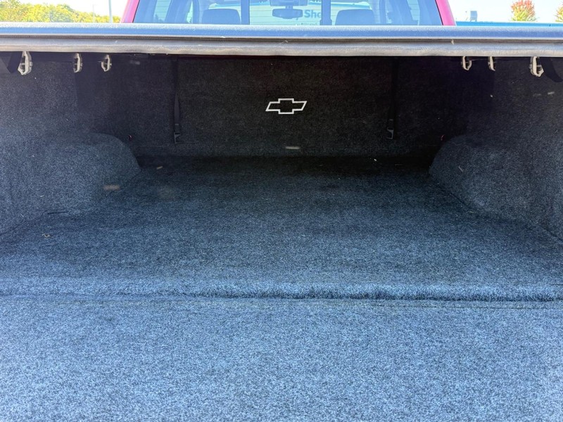 Chevrolet Silverado Vehicle Image 5