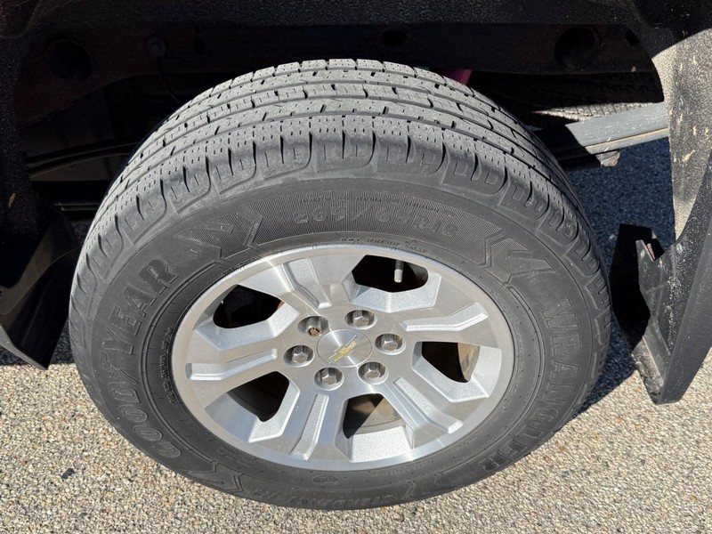 Chevrolet Silverado Vehicle Image 7