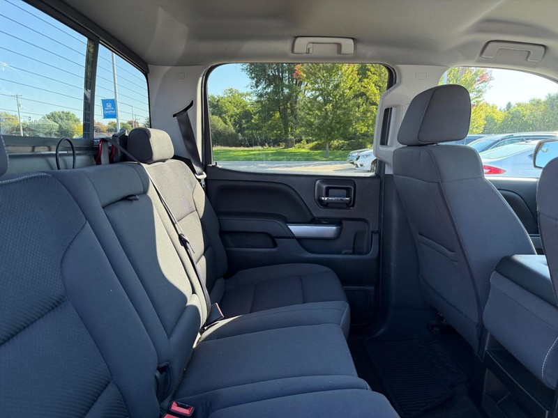 Chevrolet Silverado Vehicle Image 10