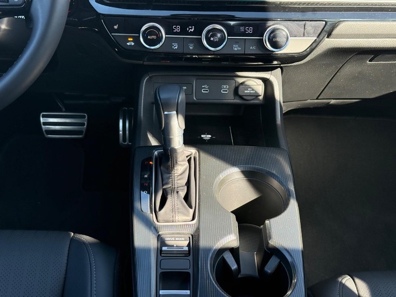 Honda Civic Sedan Hybrid Vehicle Full-screen Gallery Image 14