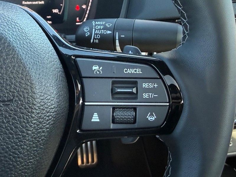 Honda Civic Sedan Hybrid Vehicle Full-screen Gallery Image 18