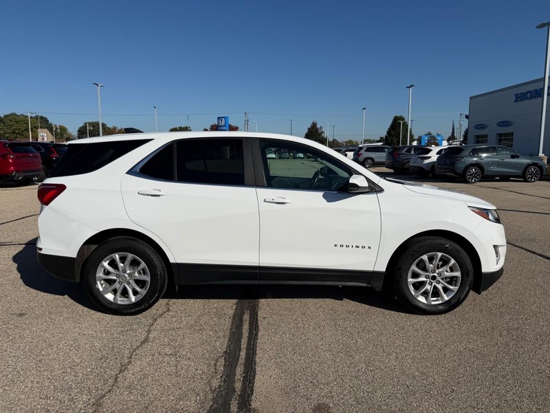 Chevrolet Equinox Vehicle Full-screen Gallery Image 02