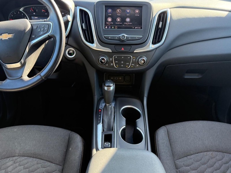 Chevrolet Equinox Vehicle Full-screen Gallery Image 10