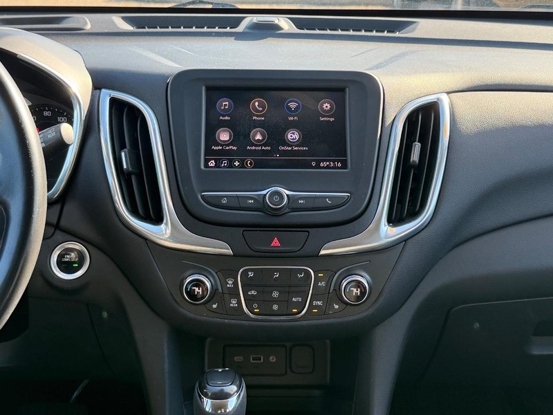 Chevrolet Equinox Vehicle Full-screen Gallery Image 11