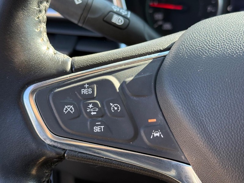 Chevrolet Equinox Vehicle Full-screen Gallery Image 15