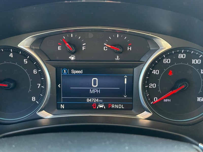 Chevrolet Equinox Vehicle Full-screen Gallery Image 17