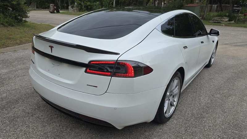 Tesla Model S Vehicle Image 5