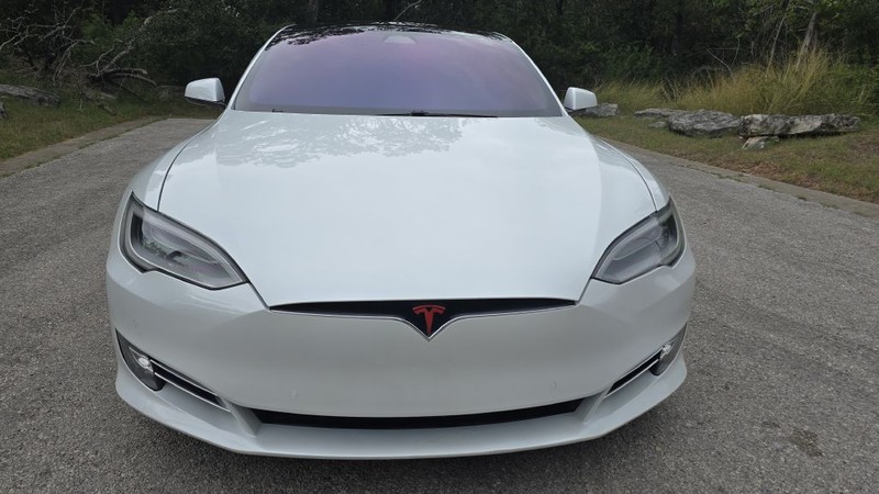 Tesla Model S Vehicle Image 8
