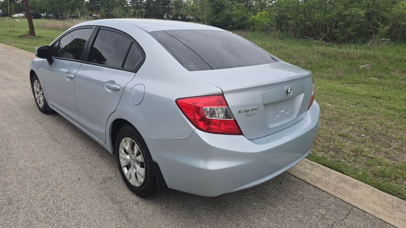 Honda Civic Sedan Vehicle Image 4