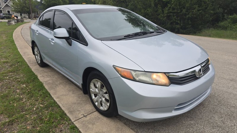 Honda Civic Sedan Vehicle Image 8