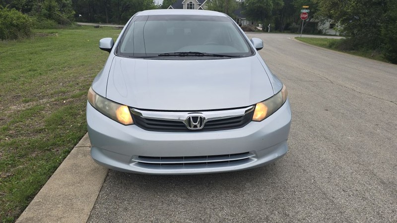 Honda Civic Sedan Vehicle Image 9