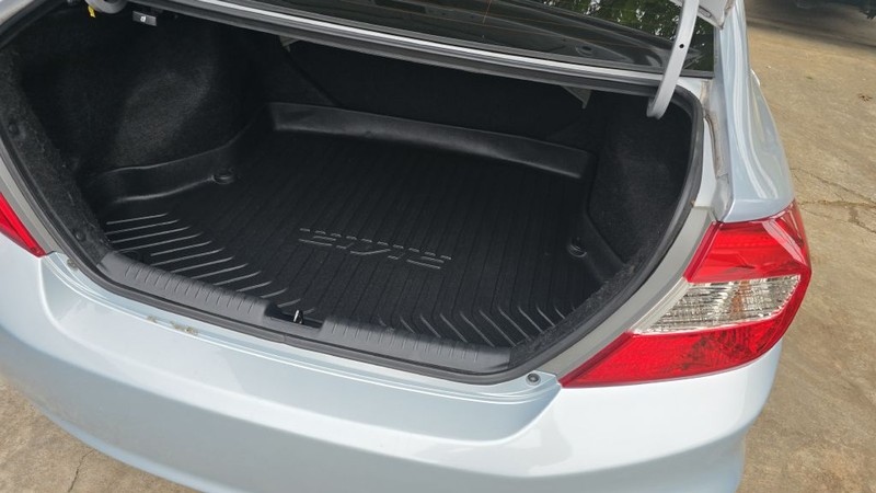 Honda Civic Sedan Vehicle Image 13
