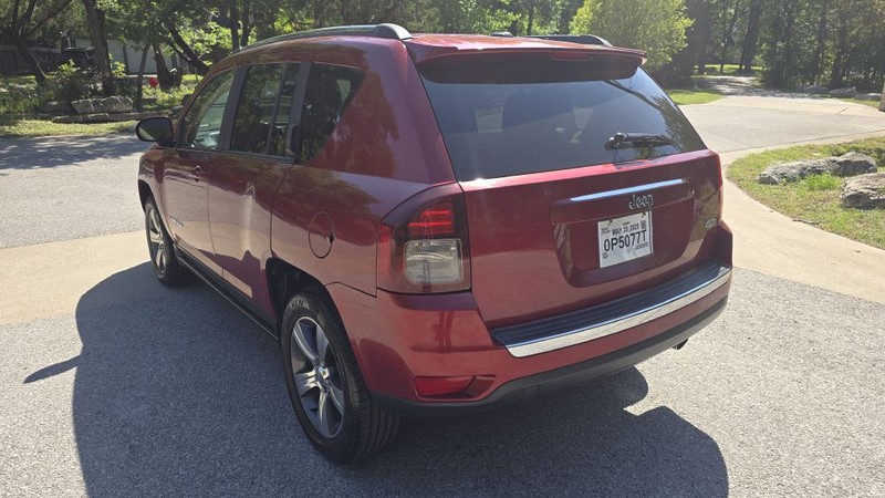 Jeep Compass Vehicle Image 4
