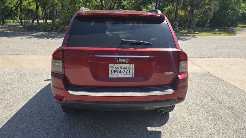 Jeep Compass Vehicle Image 5